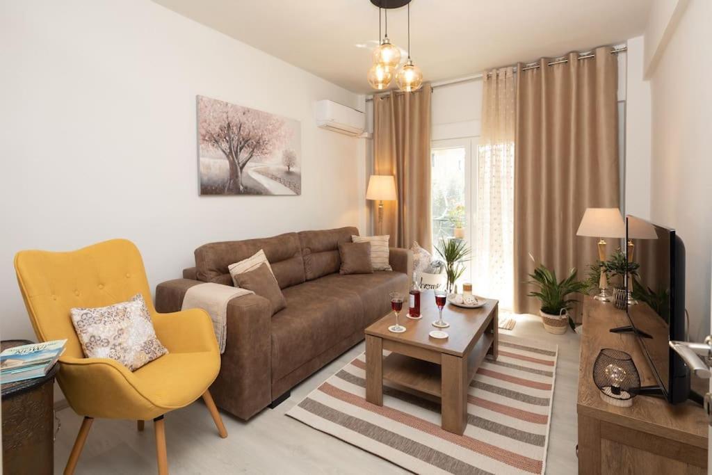 Afrodite'S Cosy And Lovely Apartment Alepou Bagian luar foto